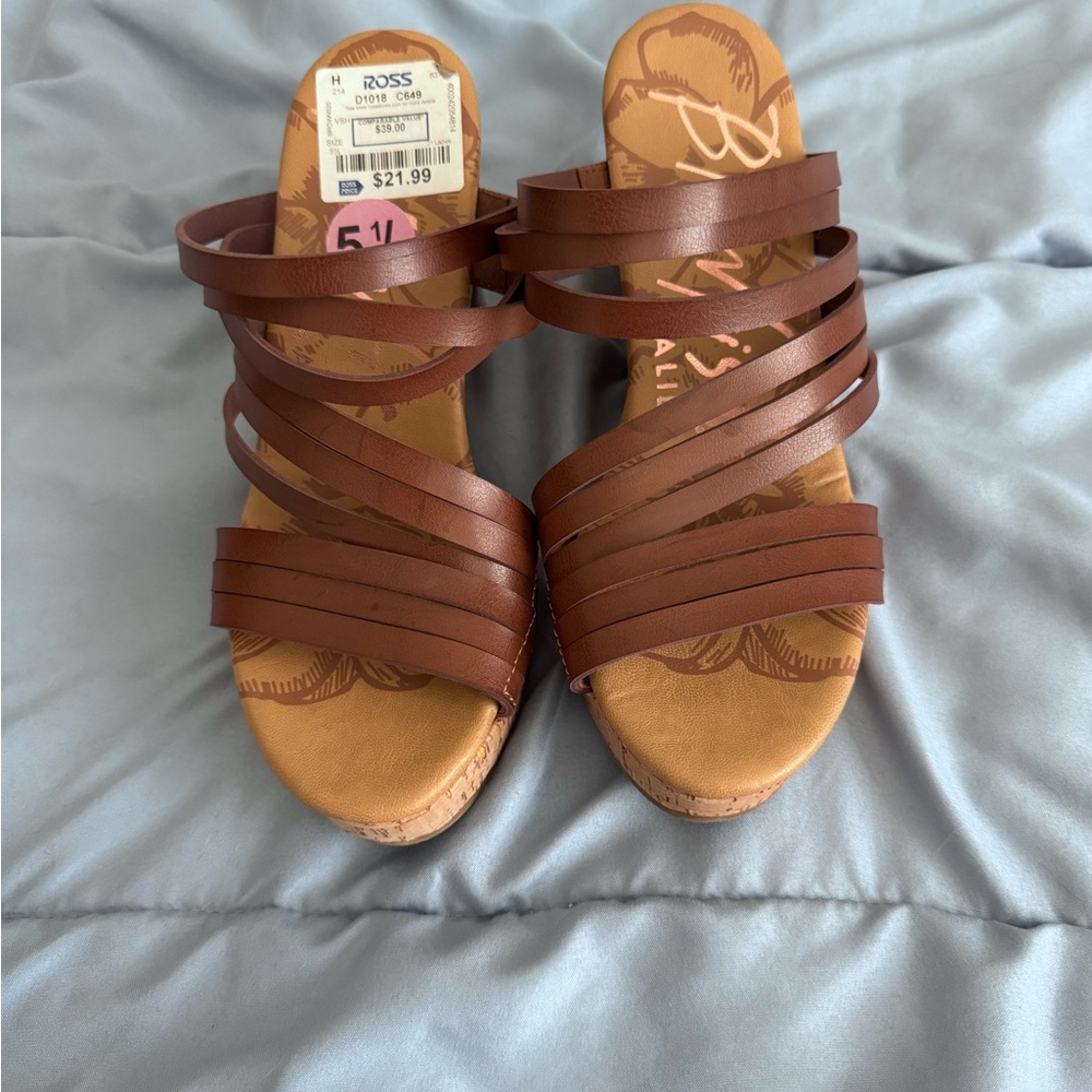 Elegant Brown Strappy Sandals